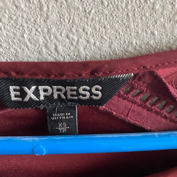 Express 3/4 arm length maroon blouse with lace detail XS - Picture 2 of 3